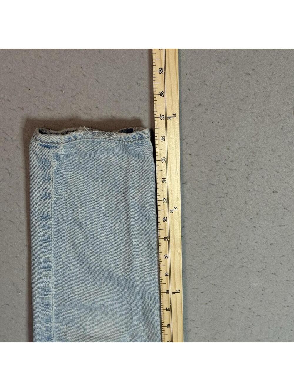 American Eagle Strigid Mom Jeans Womens Size 2 Light Wash Distressed Hem - Picture 8 of 14